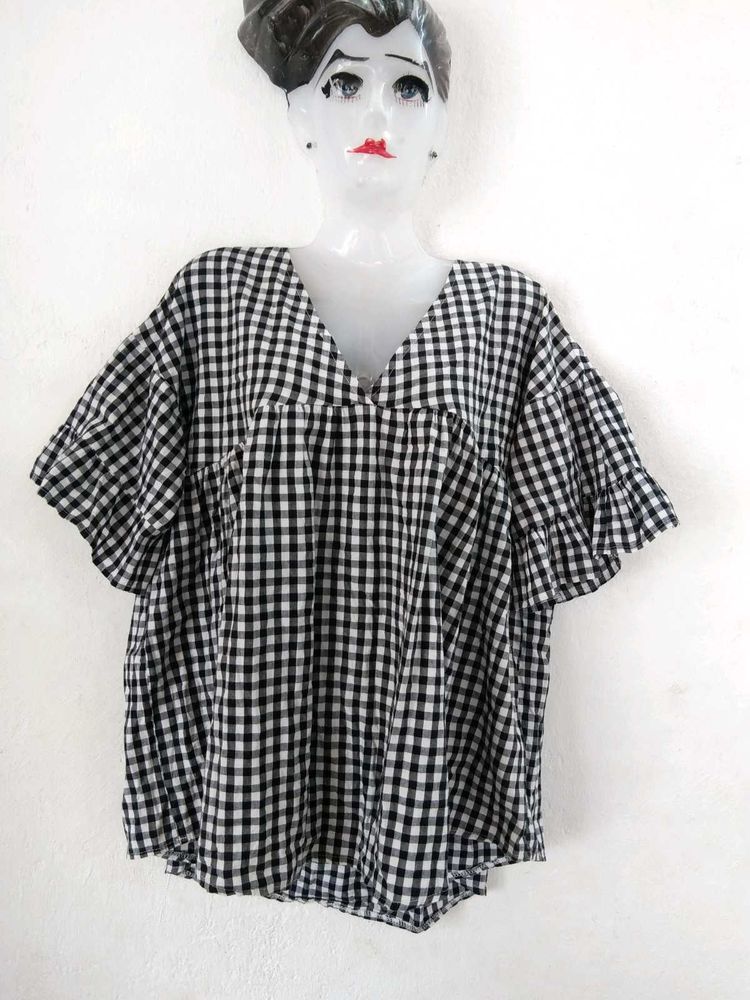 Checkered V-Neck Ruffle Sleeve Top