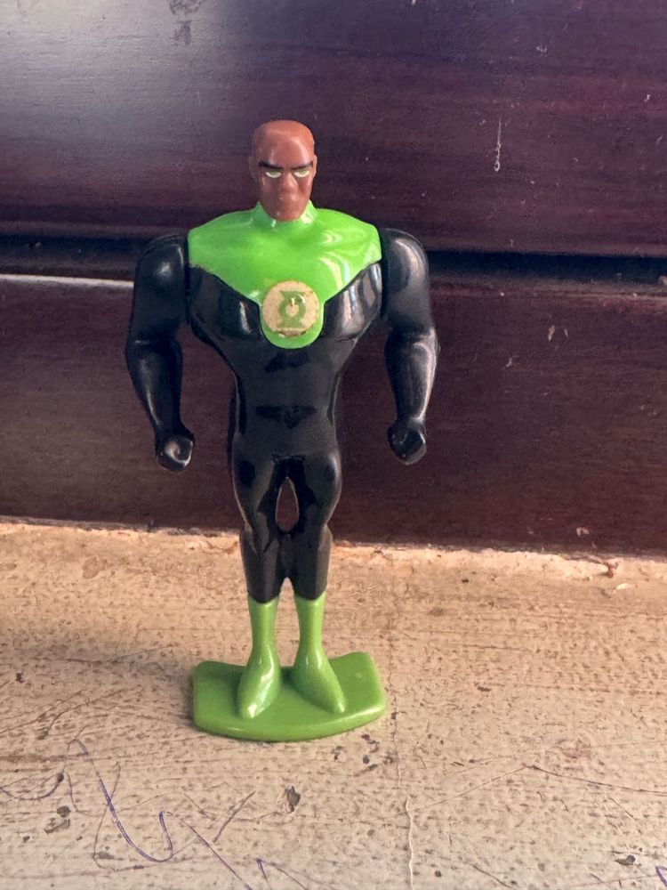 kinder joy Green Lantern Action Figure rare