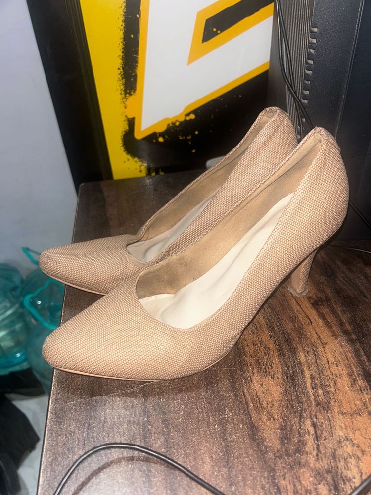 Elegant Beige Women's Heels