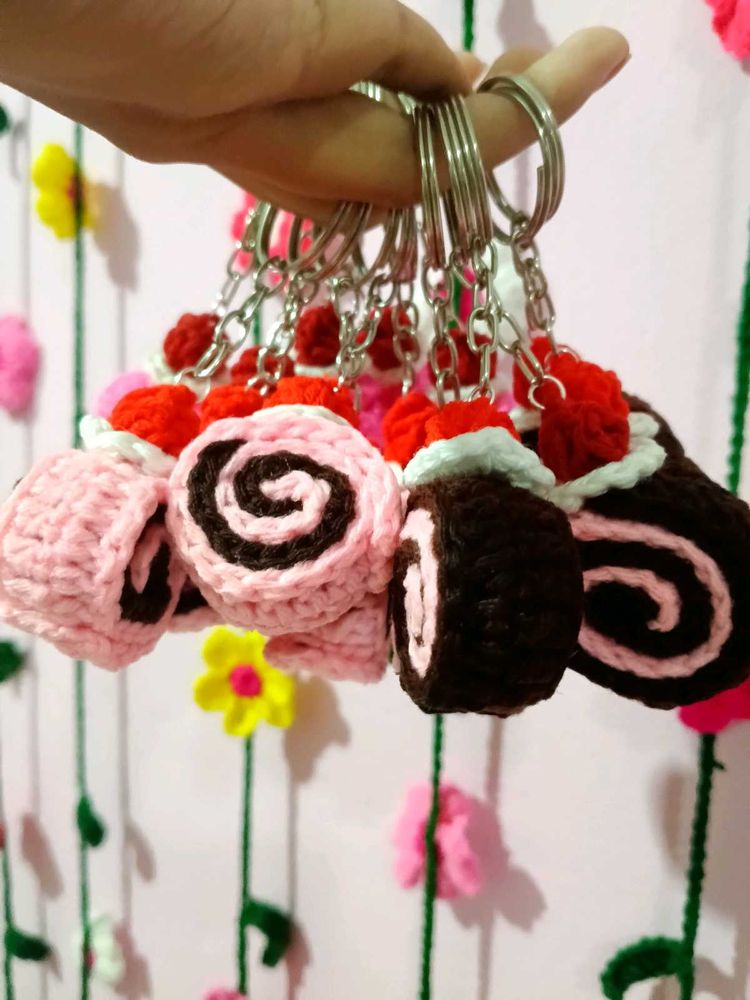 Cute Crochet Swiss Roll Keychains