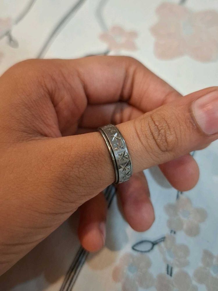 Stylish Mens/Womens Band Ring