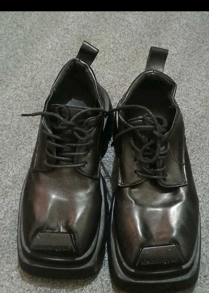 Gothic Black Chunky Sole platform shoe