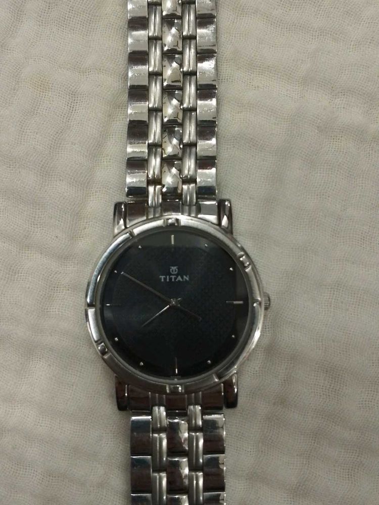 Titan Analog Watch - Black Dial