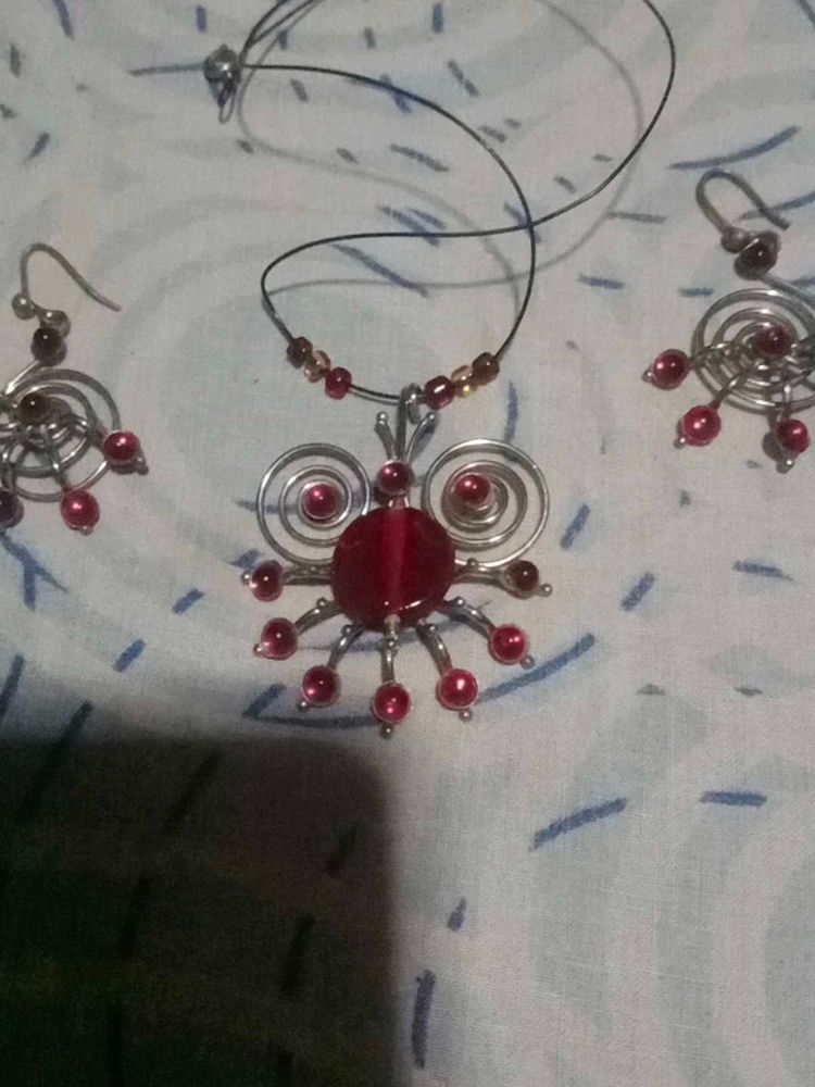 Unique Red Gem Spider Necklace &amp; Earring Set