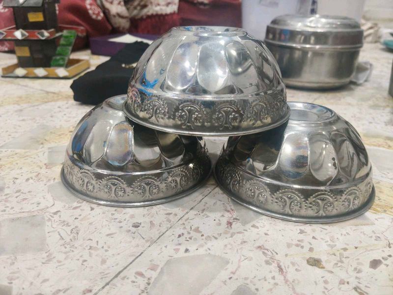 set of 3 Vintage Metal Bowls