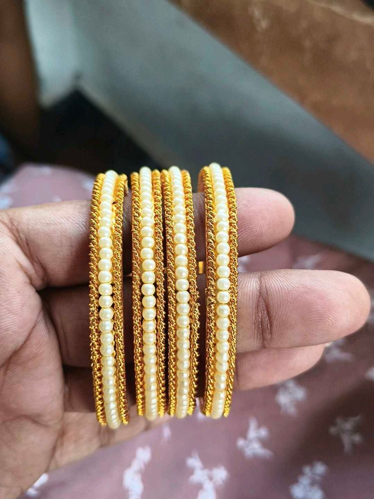 Set of 4 Gold &amp; Pearl Bangles
