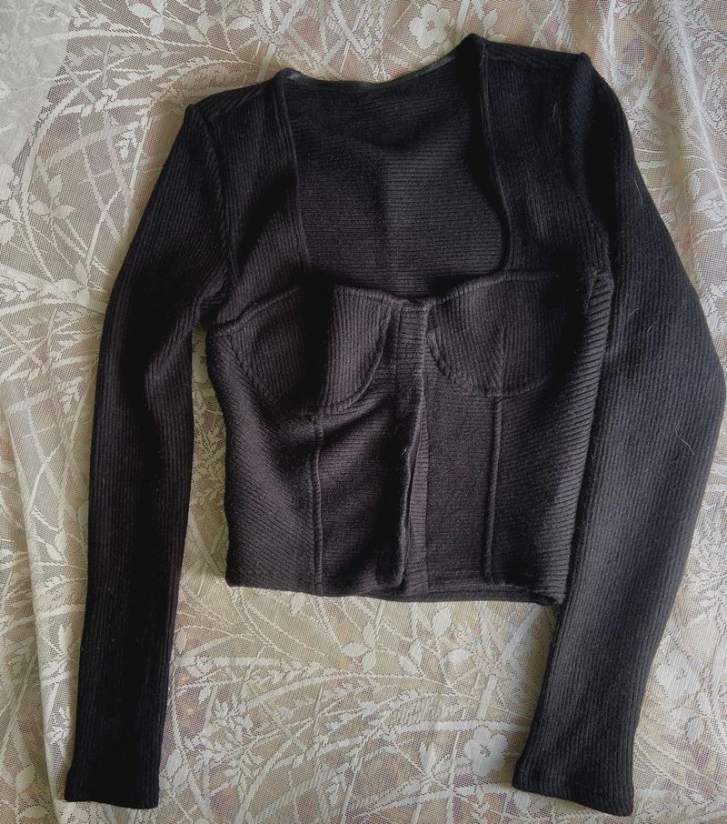 Black Long Sleeve Crop Top
