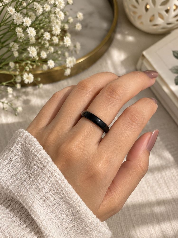 Unisex Classic Black Glass Ring