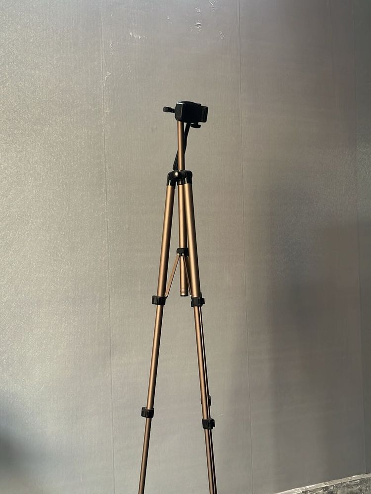 Adjustable Tripod