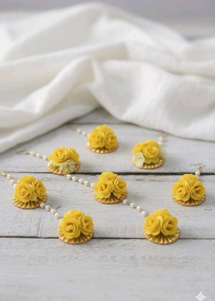 7 Haldi Floral Maang Tikka
