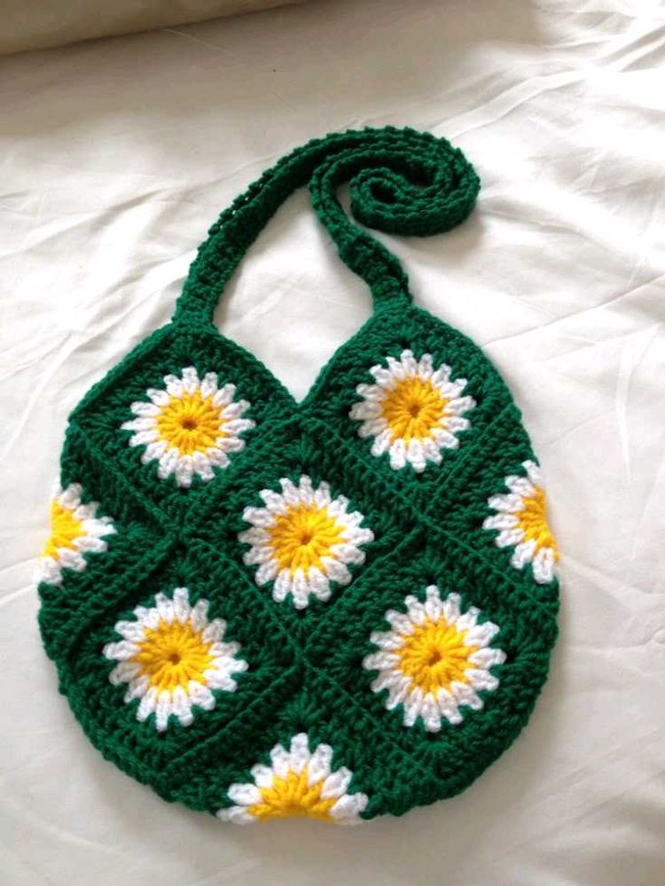 Crochet Daisy Tote Bag