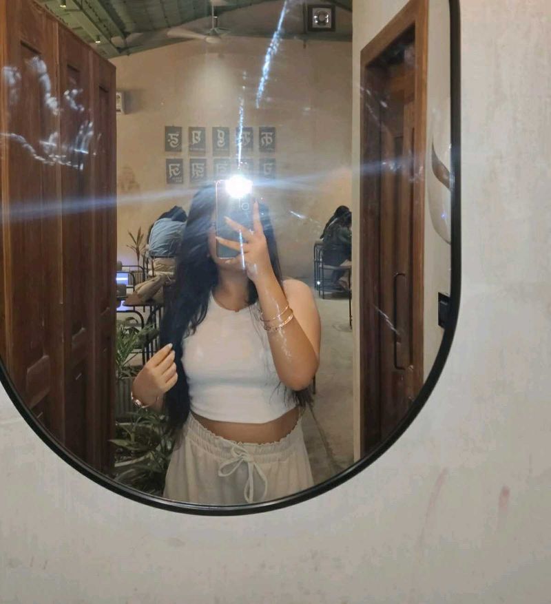 white  ribbed crop top🤍