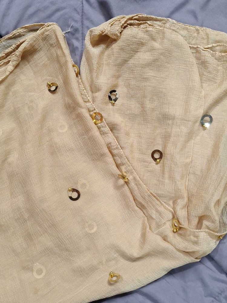 combo of a dupatta and blouse piece