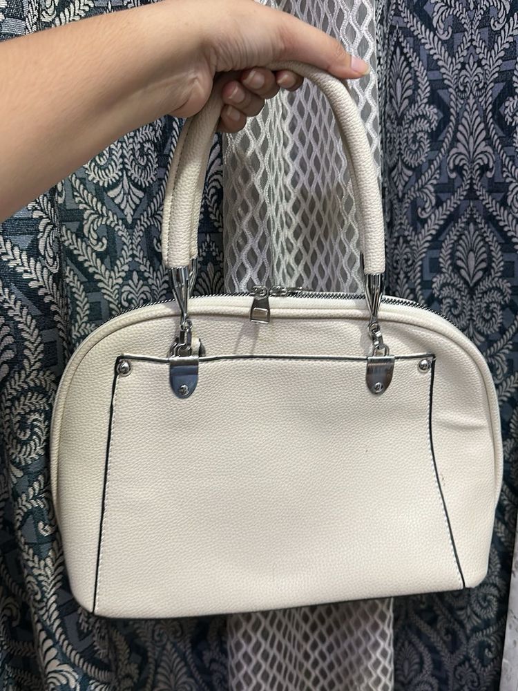 Chic Off-White Handbag