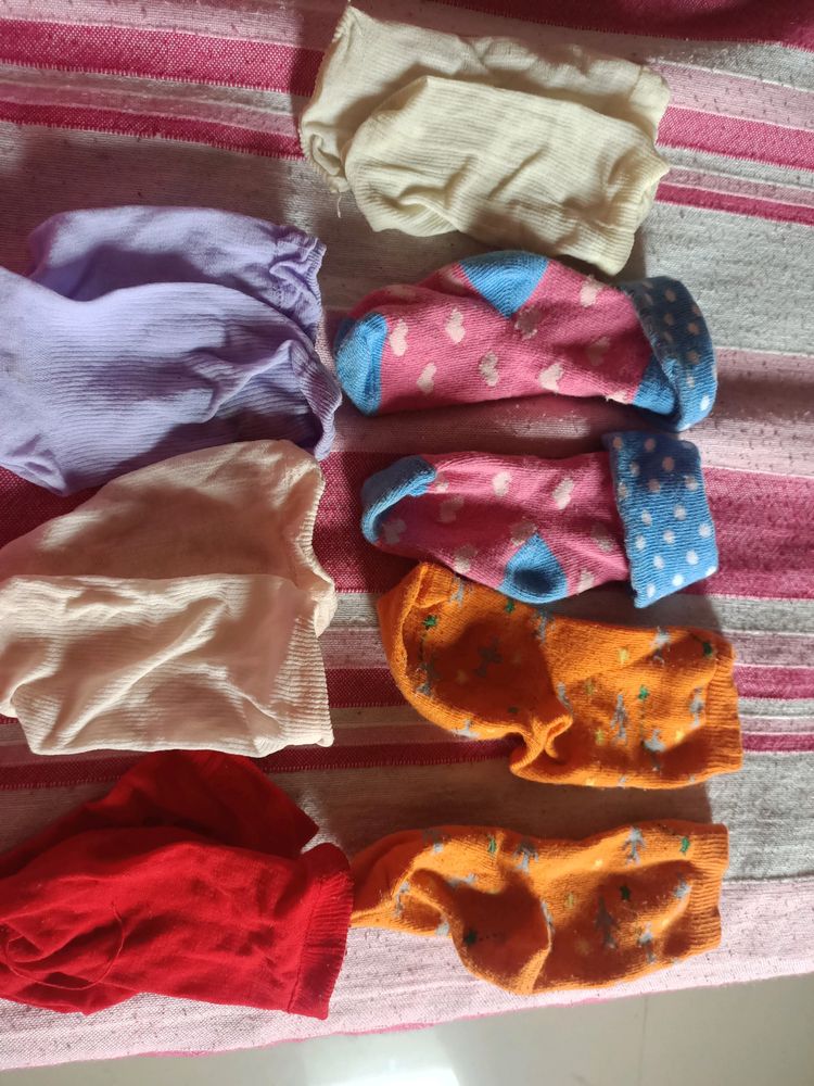 used shocks of 1to 2 yr old baby. hardly 1 times used. all r in very very good condition.