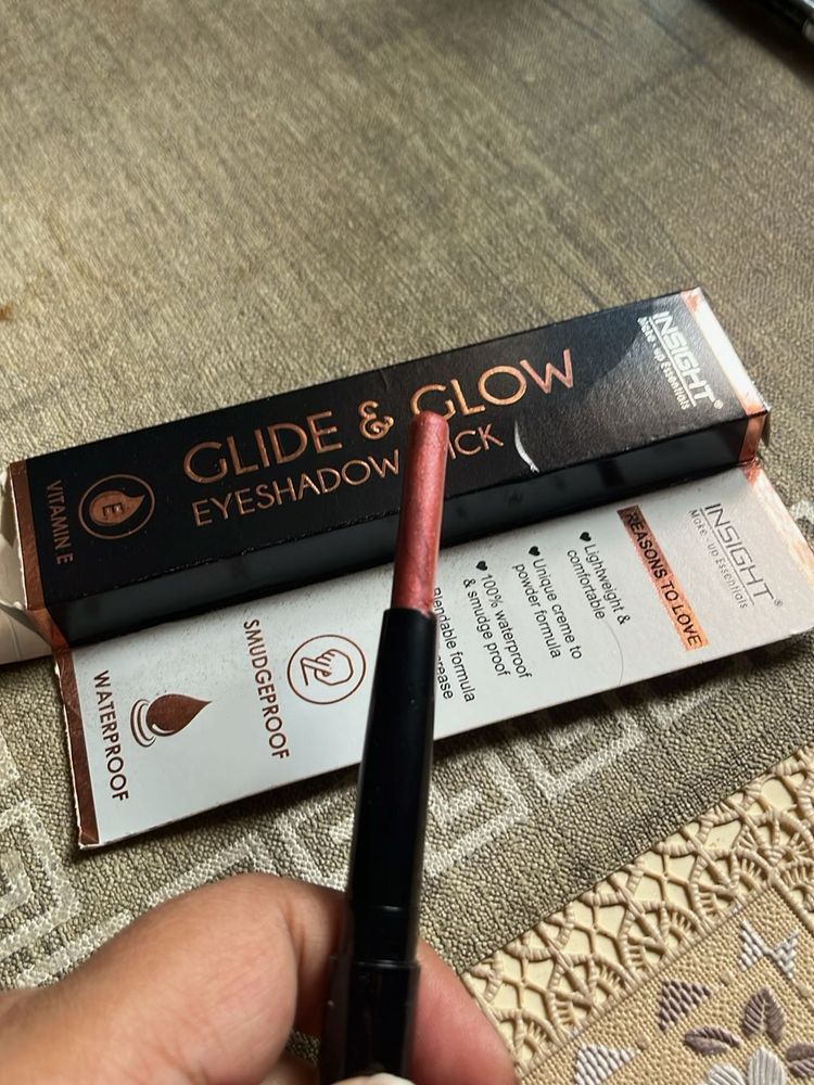 Insight Glide &amp; Glow Eyeshadow Stick