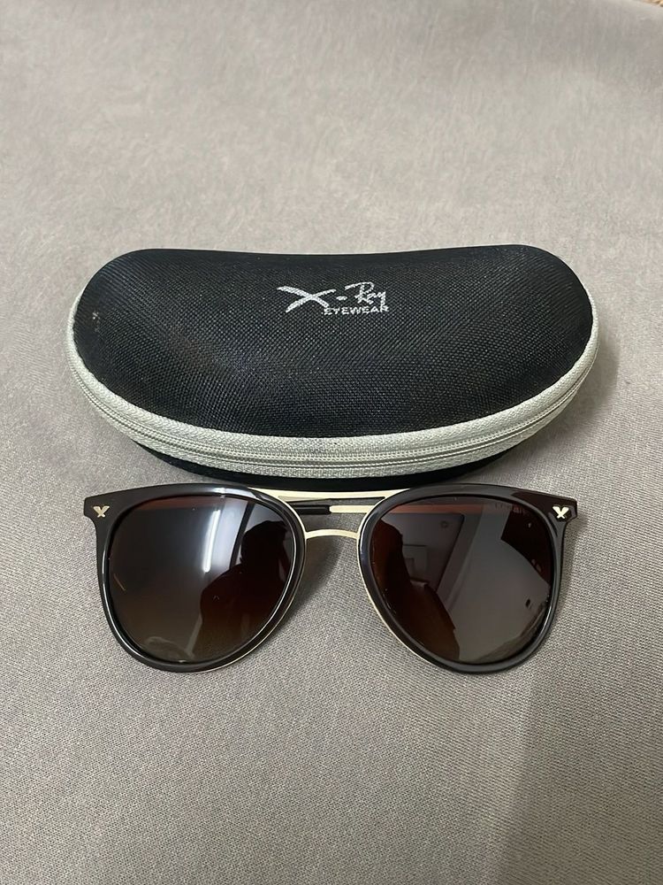 Women’s Sunglass with Case