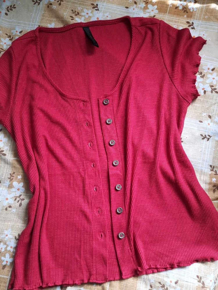 Comfy soft fabric Casual red top