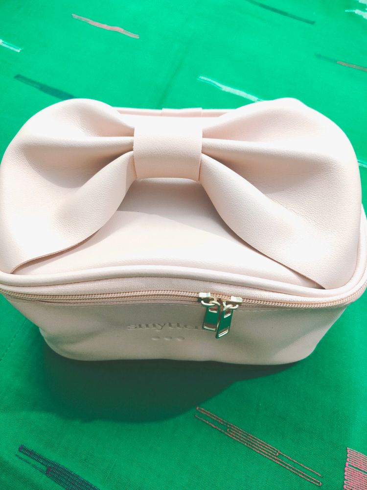 Bow Vanity Bag Very Spacious And Big 💗