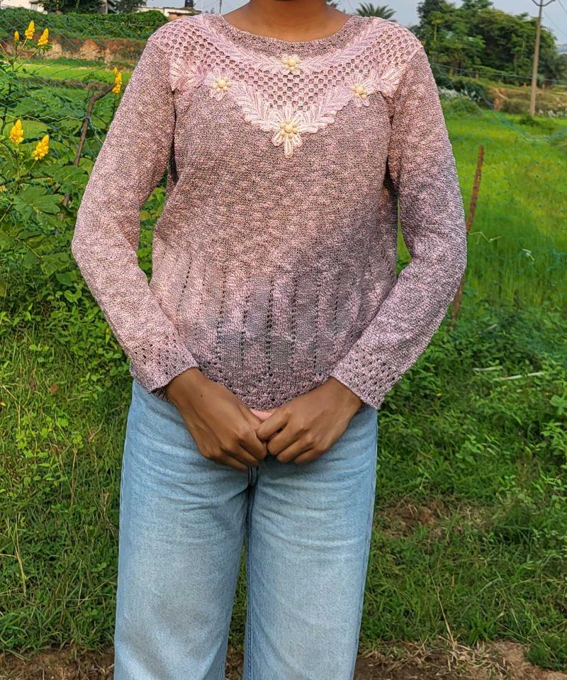 Chic Knitted Sweater with Floral Detail