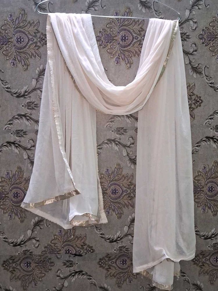 Elegant Cream Dupatta with Gold Border
