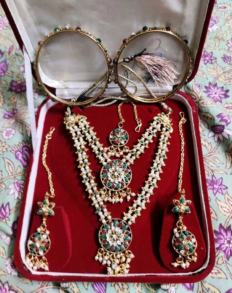 Exquisite Ethnic  BRIDAL  Set