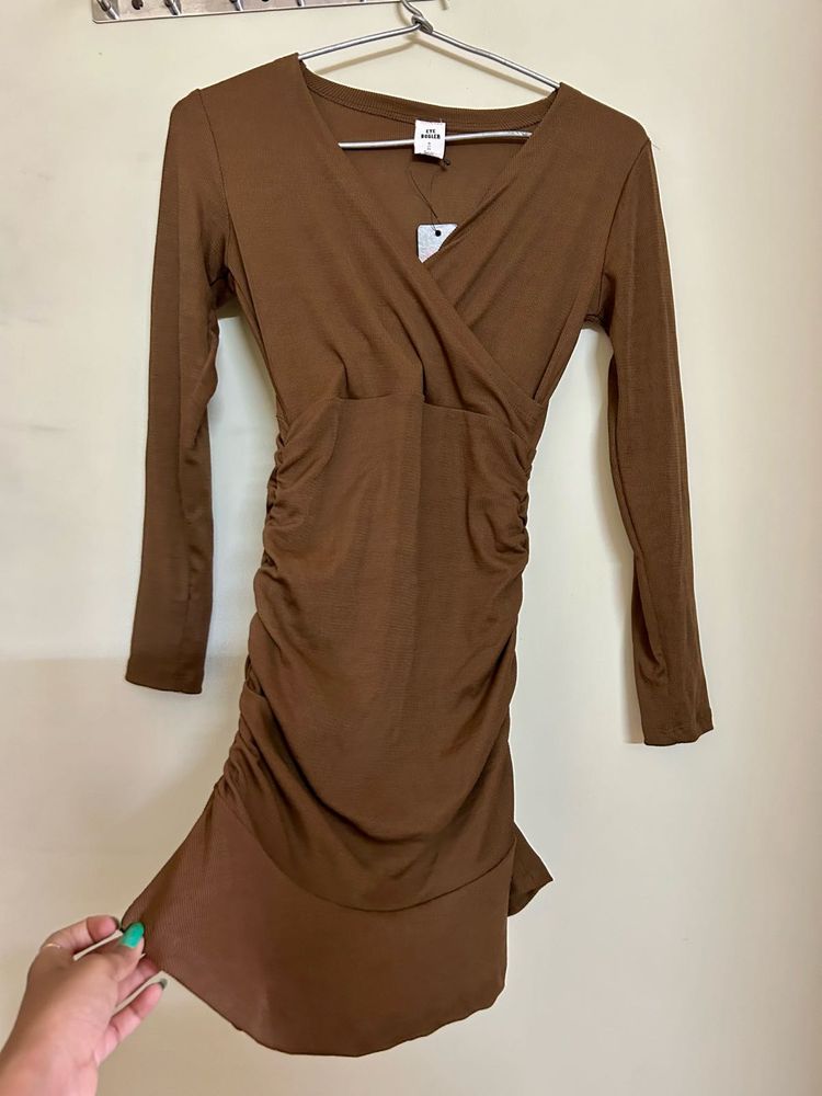 Brown Ruched V-Neck Long Sleeves Dress