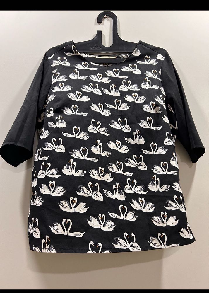 YUMI BLACK SWAN TOP