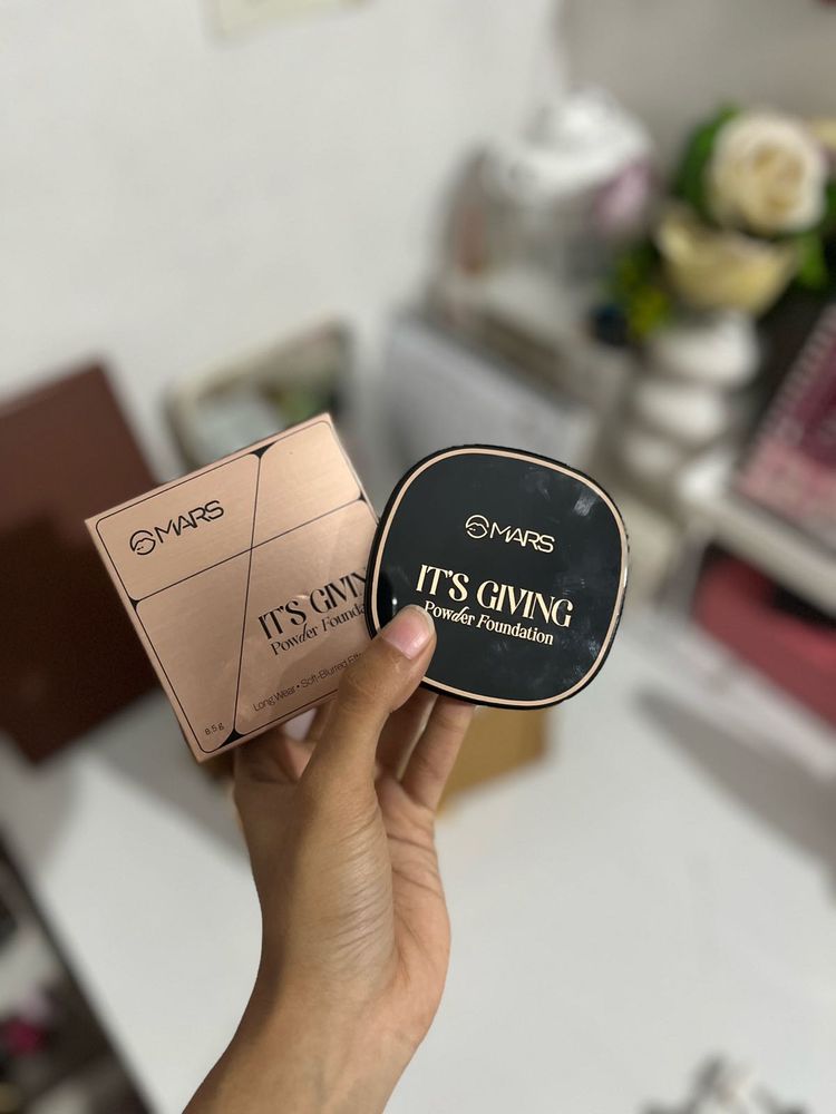 Mars It's Giving Powder Foundation
