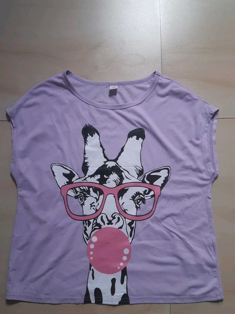 Cute Giraffe Graphic Tee