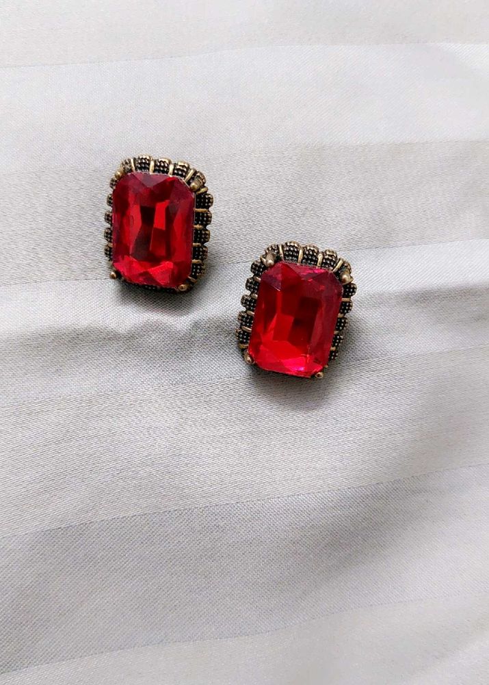 ❣️🌟Beautiful Red &amp; Golden Combination Studs
