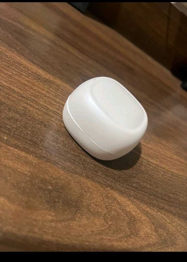 White Wireless Earbud + Charging + Case