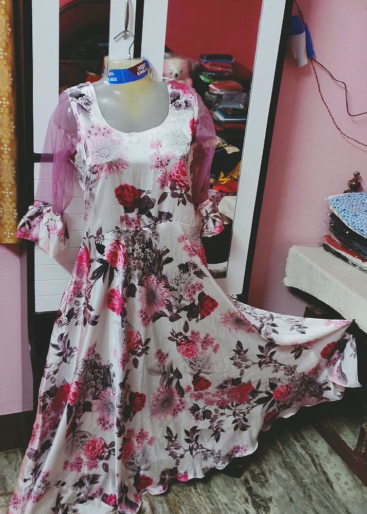 😍Beautiful Printed Gown For Girls &amp; Women's🥰