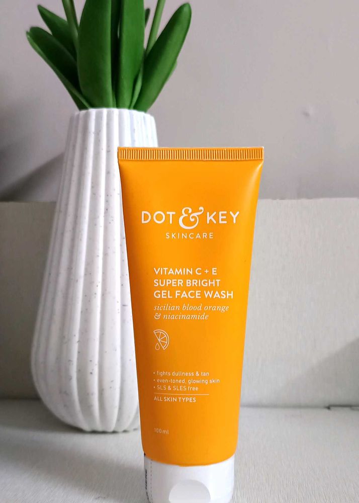 🧡 DOT &amp; KEY Vitamin C + E Gel Facewash 🧡