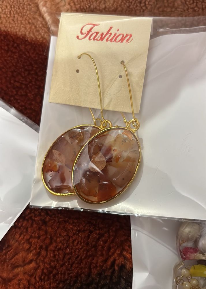 resin Oval Stone Dangle Earrings only 1
