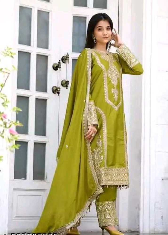Elegant Green Embroidered Kurta Set
