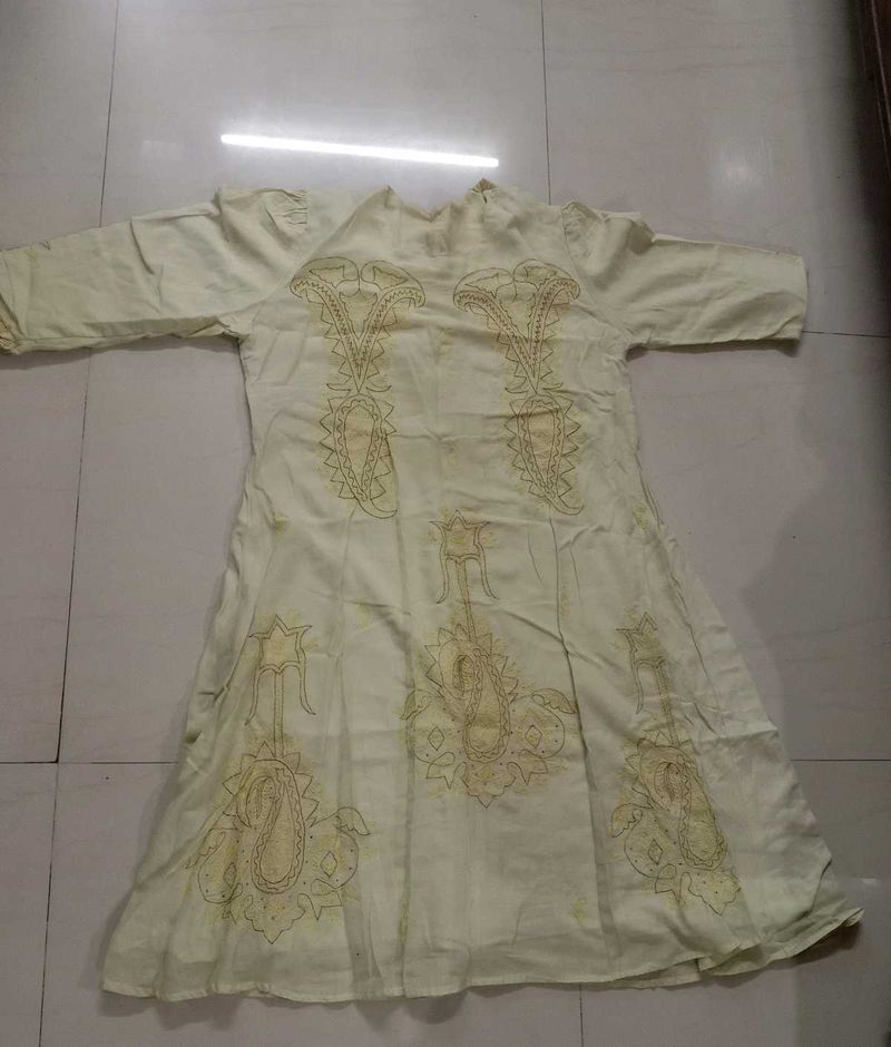 Elegant Embroidered Kurta