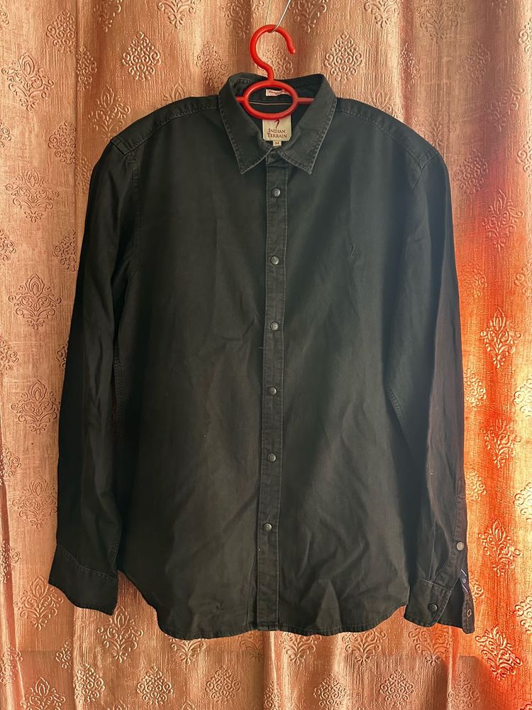 Men's Black Button-Up Shirt