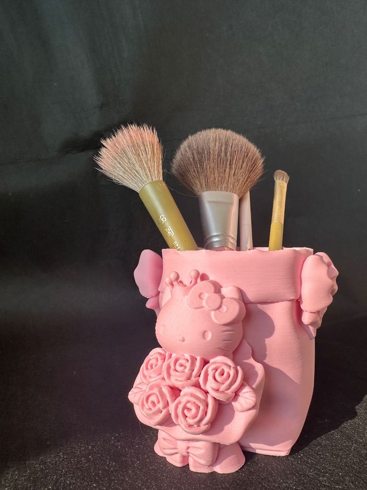 Cute Hello Kitty Makeup Brush Holder