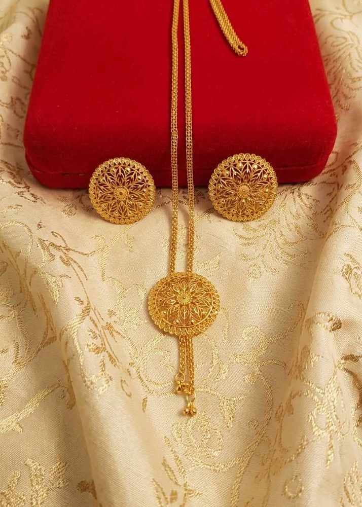 Gold Tone Round Filigree Necklace &amp; Earring Set