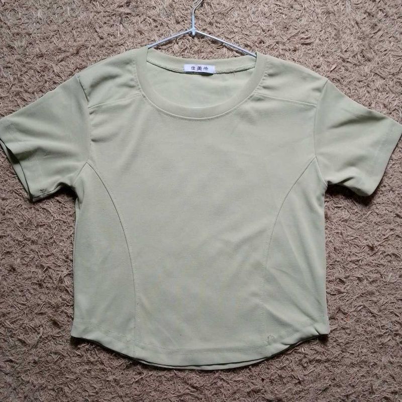 Solid Color Cropped Tee