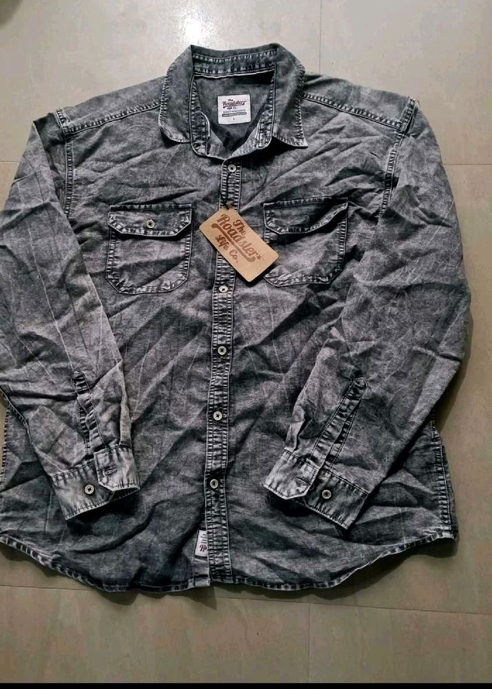 Brand new Shirt 44 Chest