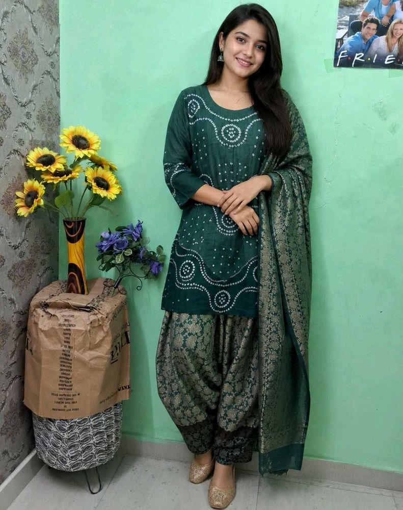 Stylish Ethnic Indian Salwar Kameez Set of 3