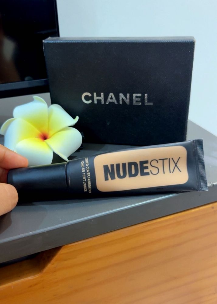 NUDESTIX Tinted Cover Foundation