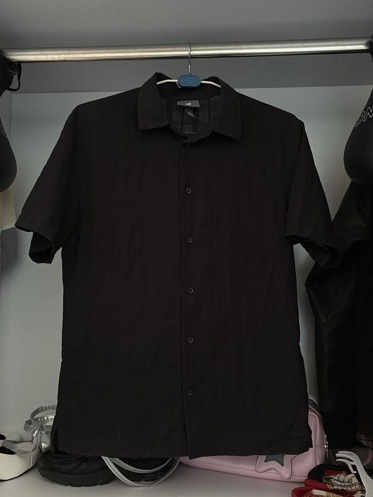 H&amp;M Black Short Sleeve Shirt size small