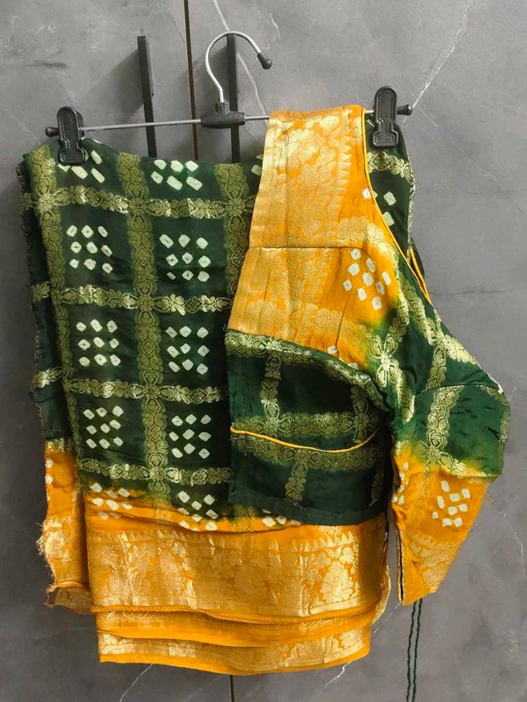 Green &amp; Yellow Bandhani Saree with Blouse