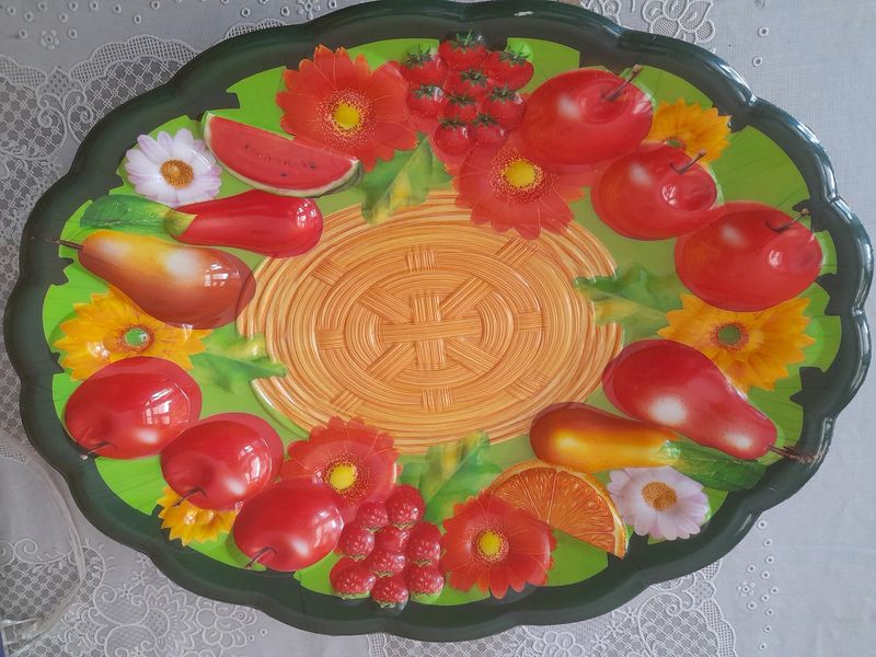 Beautiful  decorative Salad tray.
