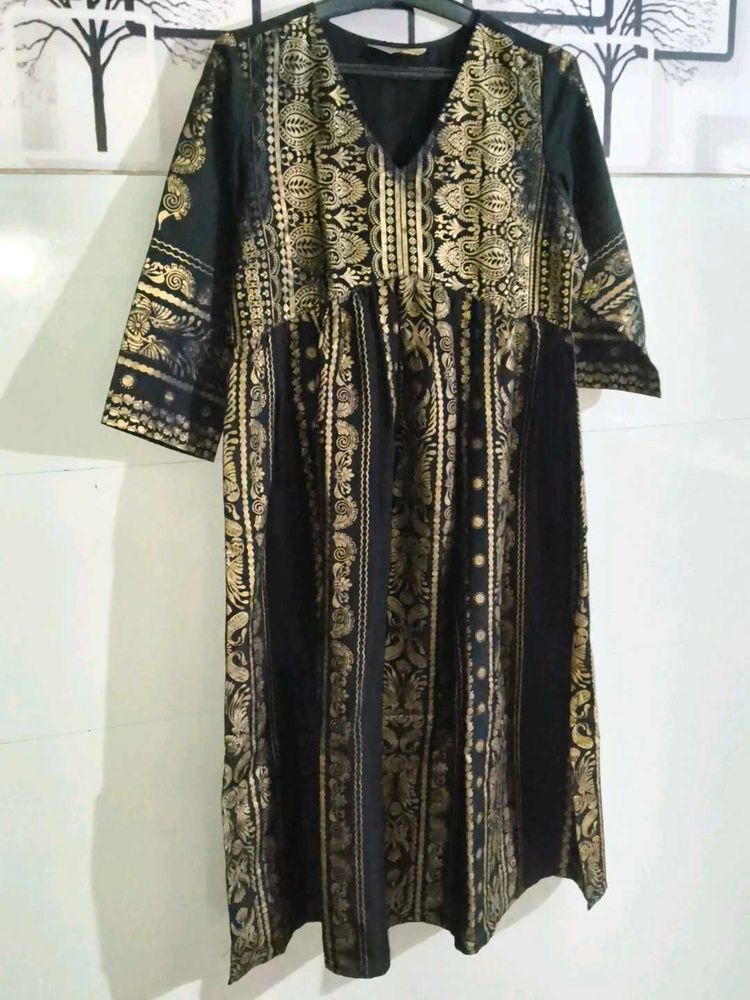 Black anarkali Kurta with Gold Paisley Print