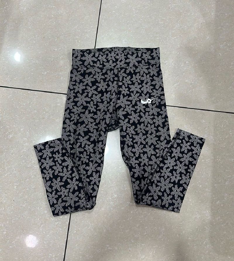 Nike Women's Printed Leggings