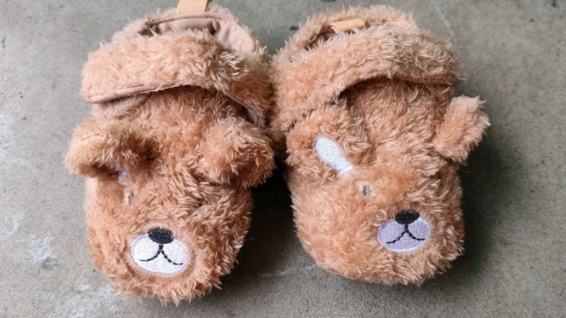 Adorable Bear Slippers for Baby!